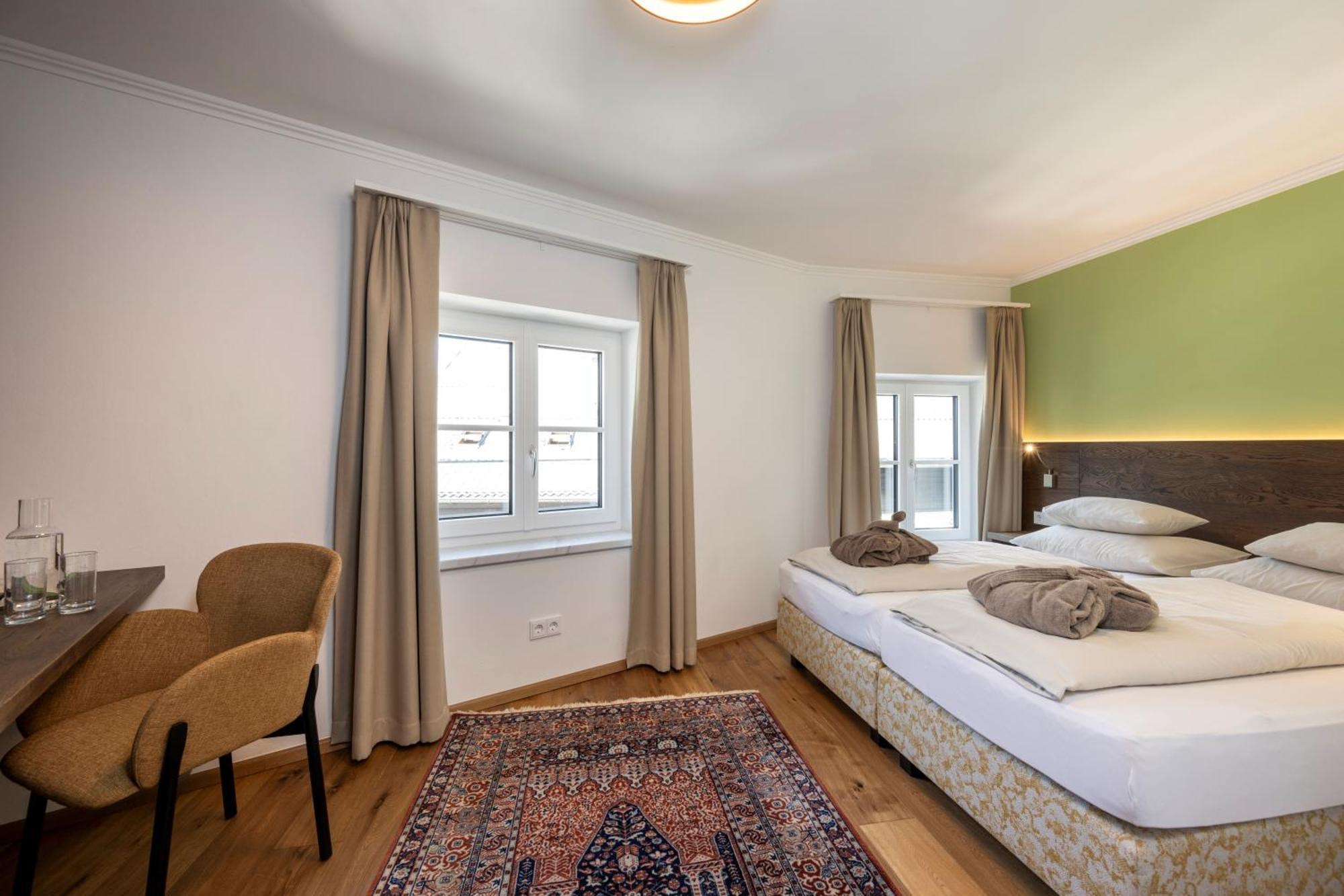 Kirchenwirt Hotel Strobl Bagian luar foto